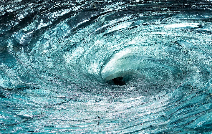 draaikolk in het water